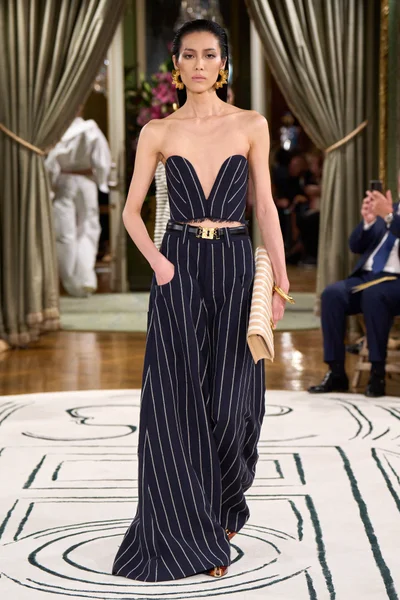 Look 25